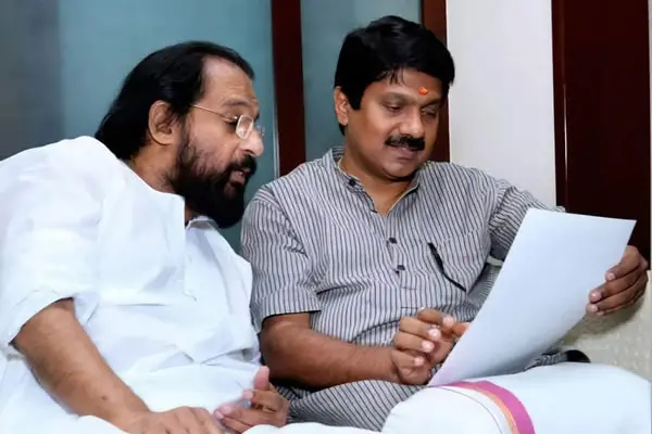 'നീല പുകച്ചുരുള്‍ പ്രണാമം; ഏറ്റവും വലിയ കലാവിപ്ലവകാരി യേശുദാസ്'; വിനായകന് മറുപടിയുമായി വേണുഗോപാല്‍