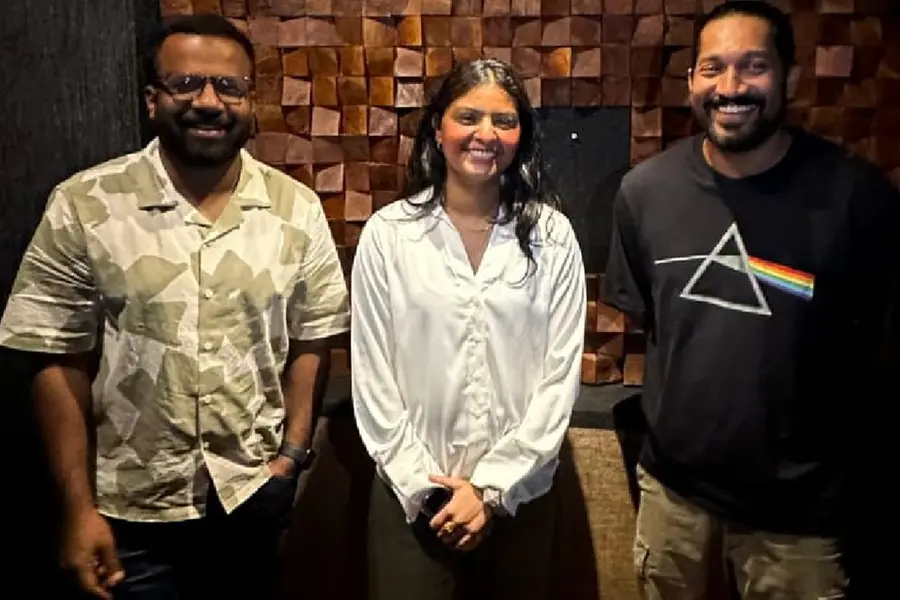 ബോളിവുഡിലെ നൂറൻ സിസ്റ്റേഴ്സ് മലയാളത്തിലേക്ക്; 'ലോക-ചാപ്റ്റർ വൺ: ചന്ദ്ര' പ്രൊമോ സോങിലൂടെ അരങ്ങേറ്റം