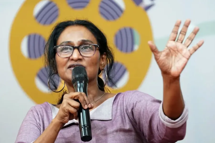 'ഞങ്ങള് മക്കളാണ്, വനിതകളല്ല'; മാറ്റങ്ങള്ക്കൊപ്പം 'അമ്മ' മുന്നോട്ടുപോകുന്നുവെന്നും കുക്കു പരമേശ്വരൻ
