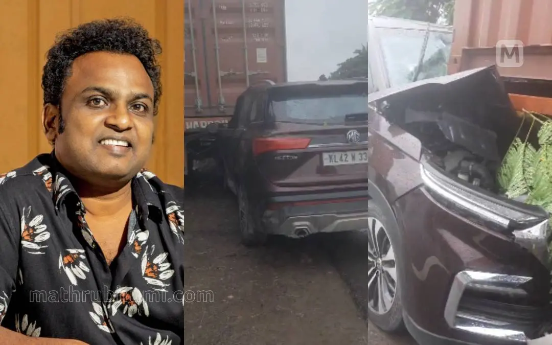 നടന്‍ ബിജുക്കുട്ടന്‍, ബിജുക്കുട്ടന്‍ സഞ്ചരിച്ച കാര്‍ കണ്ടെയ്‌നറില്‍ ഇടിച്ചുകയറിയ നിലയില്‍ | Photo: Mathrubhumi, Special Arrangement