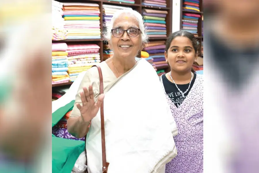68 വർഷമായി കൂട്ട് ഖാദി, ഹാഫ് സാരിയിലൂടെ തുടങ്ങിയ പ്രമോദിനി അമ്മയുടെ പ്രിയം
