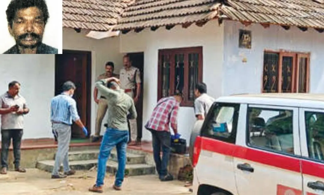 വാളറ തോട്ടത്തുകളത്തിലെ രാമൻകുട്ടിയുടെ വീട്ടിൽ ഫൊറൻസിക്, വിരലടയാള വിദഗ്ധരും പോലീസും പരിശോധന നടത്തുന്നു, മരിച്ച രാമൻകുട്ടി ഇൻസെെറ്റിൽ
