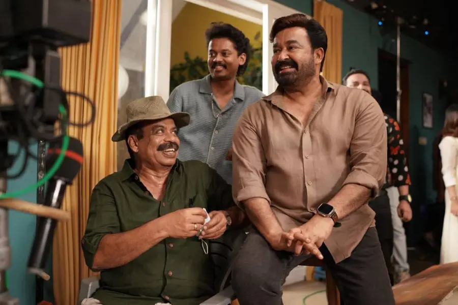 Hridayapoorvam Review | തന്റെ കാലമെന്ന് അടിവരയിട്ട് മോഹന്ലാല്, സ്വയം പുതുക്കിയ സത്യന് അന്തിക്കാട്