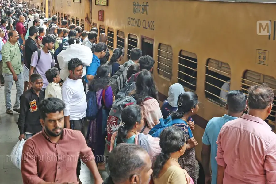 മലയാളികള്ക്ക് ആശ്വാസം; ഓണത്തിന് കൂടുതല് സ്പെഷ്യല് ട്രെയിനുകള് പ്രഖ്യാപിച്ച് റെയില്വേ