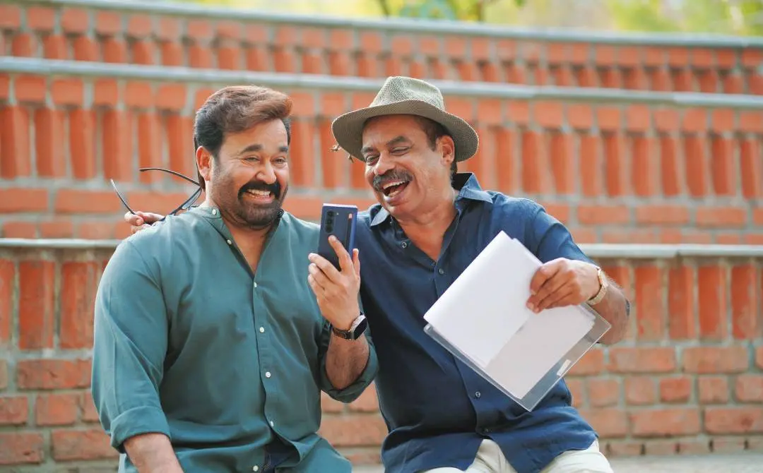മോഹൻലാലും സത്യൻ അന്തിക്കാടും | ഫോട്ടോ: അറേഞ്ച്ഡ്