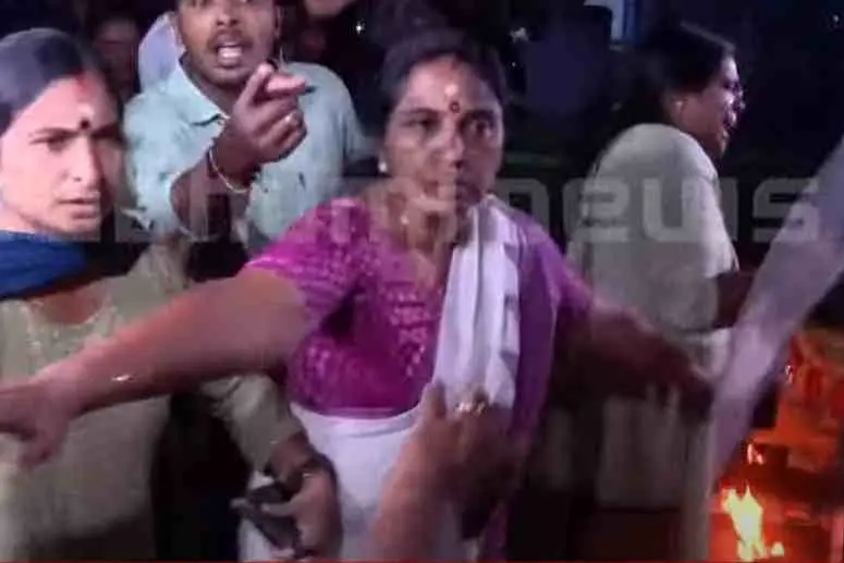 വടകരയില് ഷാഫിയെ തടഞ്ഞതില് ക്ലിഫ് ഹൗസിലേക്ക് യൂത്ത് കോണ്ഗ്രസ് മാര്ച്ച്, സംഘര്ഷം