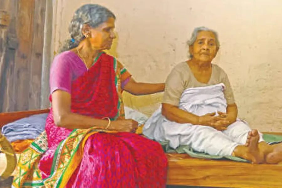 കടമുറിയിൽനിന്ന് അമ്മയെ മാറ്റണം: ആവശ്യവുമായി മകൻ