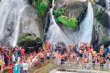 ഓണമെത്തി; കുറ്റാലം, പാലരുവി ജലപാതങ്ങളിൽ തിരക്കേറുന്നു