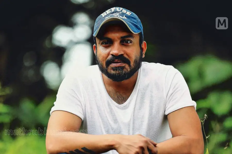 സൗബിൻ ഷാഹിറിന് വിദേശയാത്ര ചെയ്യാനാവില്ല, സ്റ്റേജ് ഷോയ്ക്ക് ദുബായിൽ പോകണമെന്ന ആവശ്യം തള്ളി