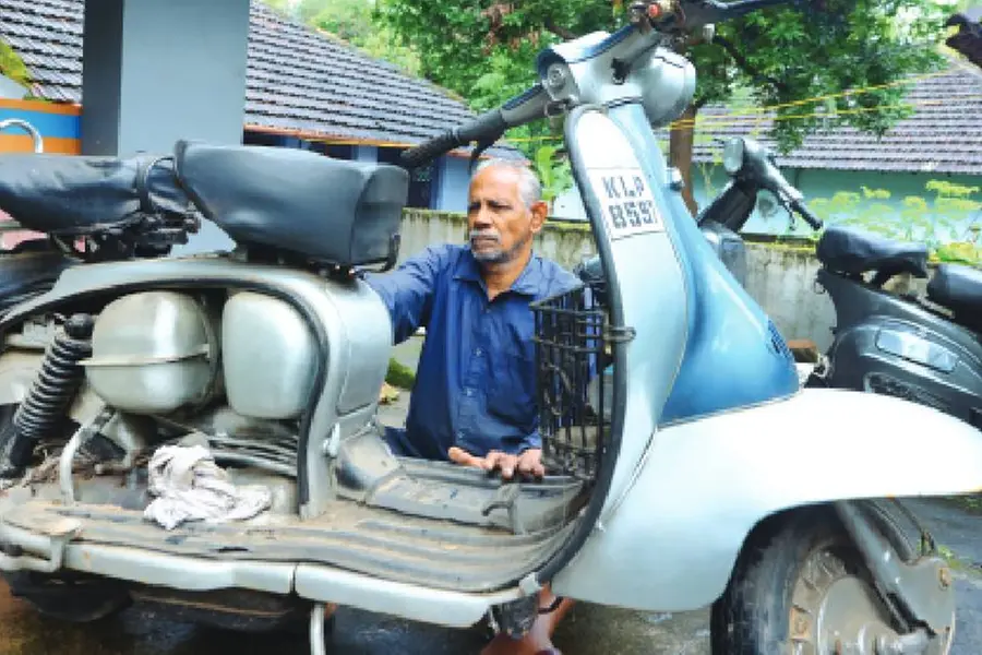 ഓള്‍ഡ് ഈസ് ഗോള്‍ഡ്; ചേതക്, ലാംബ്രട്ട, ജാവ എല്ലാം സുലൈമാന്‍ കൈവച്ചാല്‍ കണ്ടീഷന്‍ ഒകെയാണ്‌