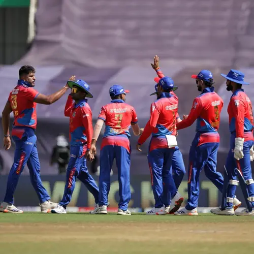 ആലപ്പി റിപ്പിള്‍സിനെ 4 വിക്കറ്റിന് കീഴടക്കി; കൊല്ലം സെയ്‌ലേഴ്‌സ് സെമിയില്‍