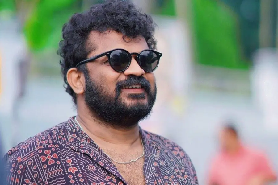 ചില കൂടിക്കാഴ്ച്ചകളും സംഭവങ്ങളും ആ സിനിമ തിരികെകൊണ്ടുവരാന് പ്രേരിപ്പിക്കുന്നു-സര്പ്രൈസുമായി തരുണ്