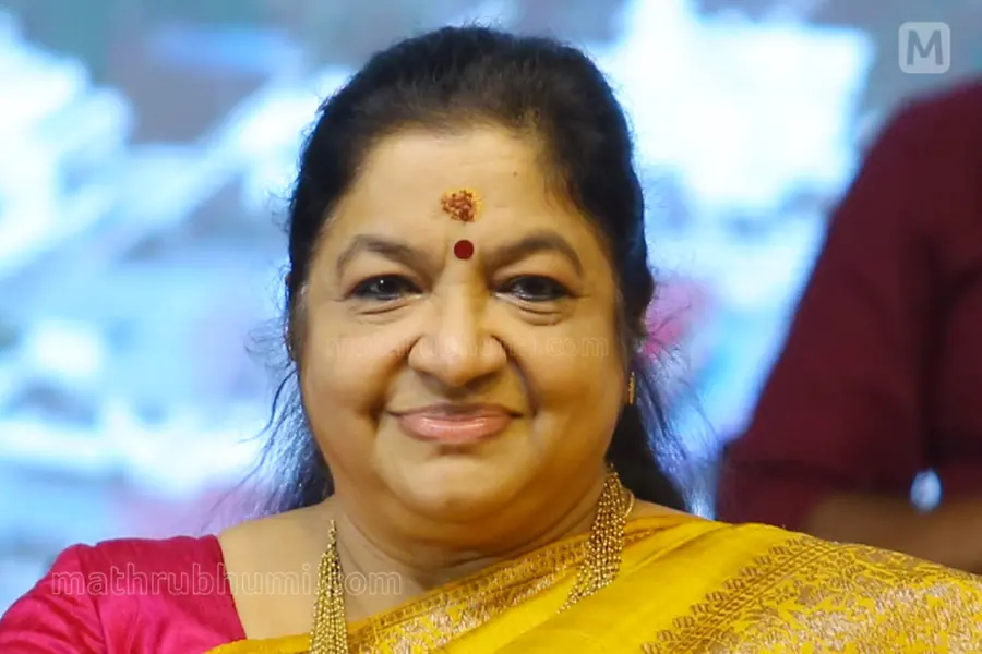 'എന്നെ വീണ്ടും ഇവിടെ എത്തിച്ചത് പ്രവാസികളുടെ സ്‌നേഹം'; ഏഴ് വര്‍ഷത്തിന് ശേഷം കെ.എസ്. ചിത്ര ദുബായിൽ
