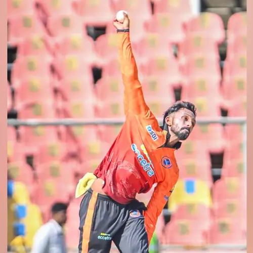 തുടർച്ചയായി രണ്ടാംതവണയും വിക്കറ്റ് വേട്ടയിൽ അഖിൽ സ്‌കറിയ ഒന്നാമത്