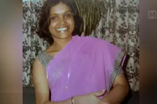 ഇൻസ്പെക്ടർ പറഞ്ഞു: 'പരിശോധിക്കാൻ വനിതാ ഇൻസ്പെക്ടർ വന്നിട്ടുണ്ട്. ആ കൊച്ചിനെ വല്ലതും ചെയ്താൽ!'