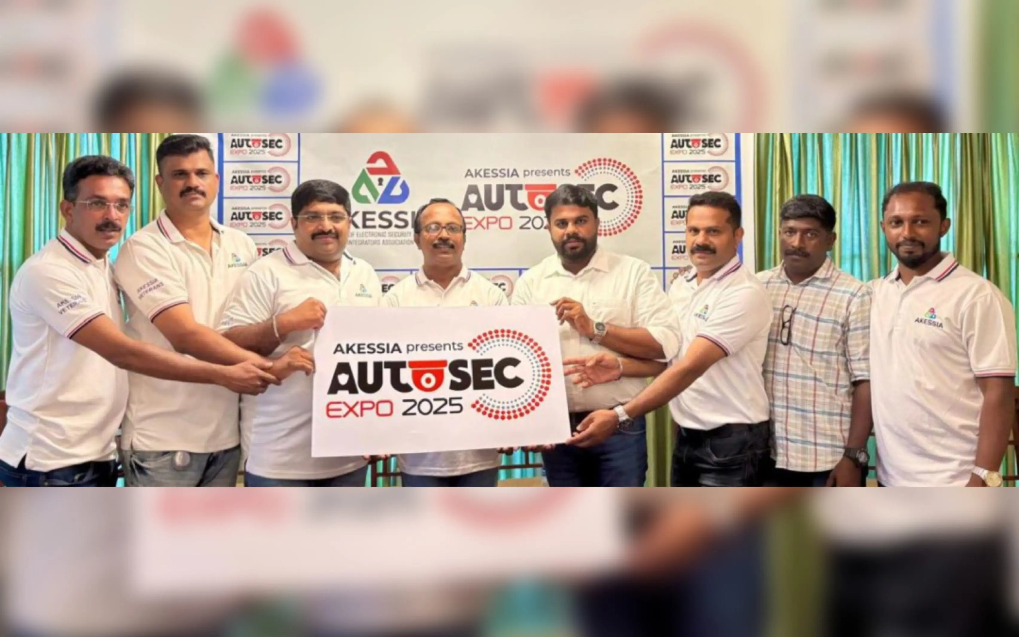ഓള്‍ കൈന്‍ഡ്സ് ഓഫ് ഇലക്ട്രോണിക് സെക്യൂരിറ്റി സിസ്റ്റം ഇന്റഗ്രേറ്റര്‍ അസോസിയേഷന്‍ (അക്കേഷ്യ) കേരള ചാപ്റ്ററിന്റെ നേതൃത്വത്തില്‍ കലൂര്‍ ഇന്റര്‍നാഷണല്‍ സ്റ്റേഡിയത്തില്‍ സംഘടിപ്പിക്കുന്ന  'ഓട്ടോസെക് എക്സ്പോ 2025' ലോഗോ പ്രകാശനം കേരള ചാപ്റ്റര്‍ പ്രസിഡന്റ് എ.ടി. ജോസ്, സെക്രട്ടറി പി.വി. ശ്യാംപ്രസാദ്, ട്രഷറര്‍ റിജേഷ് രാംദാസ്, ഓട്ടോ സെക് ചെയര്‍മാന്‍ സഞ്ജയ് സനല്‍, കണ്‍വീനര്‍ ദീപു ഉമ്മന്‍ എന്നിവര്‍ ചേര്‍ന്ന് നിര്‍വ്വഹിക്കുന്നു. ഓട്ടോ സെക് 2025 കമ്മിറ്റി അംഗം എം.പി. ലിഖേഷ്, അക്കേഷ്യ കേരള ചാപ്റ്റര്‍ വൈസ് പ്രസിഡന്റ് സജയ്കുമാര്‍, ജെറിന്‍ ഗീവര്‍ഗ്ഗീസ് തുടങ്ങിയവര്‍ സമീപം