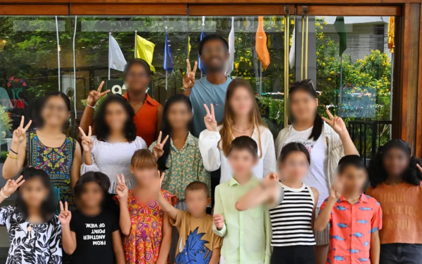 ടൂറിസം വകുപ്പ് നടത്തിയ അന്താരാഷ്ട്ര ഓണ്ലൈന് പെയിന്റിങ് മത്സരത്തില് വിജയിച്ച് കേരളത്തിലെത്തിയ കുട്ടികള്