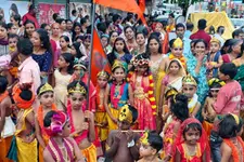 ഉണ്ണിക്കണ്ണന്മാരും ഗോപികമാരും അണിനിരന്നു, വൃന്ദാവനമായി നാടും നഗരവും; സംസ്ഥാനമെമ്പാടും ശോഭായാത്രകള്‍