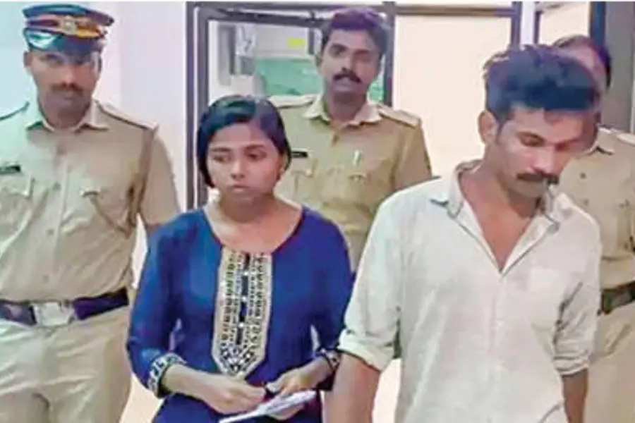 വിളിച്ചുവരുത്തിയത് രശ്മി, ജനനേന്ദ്രിയത്തില് സ്റ്റേപ്ലര് അടിച്ചു, മുറിവിൽ പെപ്പര് സ്പ്രേ പ്രയോഗം