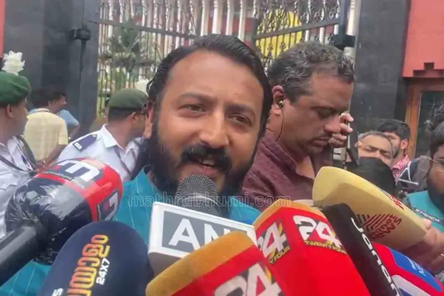 ഗര്ഭഛിദ്രം നടത്തിയ യുവതിയുമായി സംസാരിച്ച് ഐ.പി.എസ് ഉദ്യോഗസ്ഥ; രാഹുലിനെതിരേ നിര്ണായക നീക്കം
