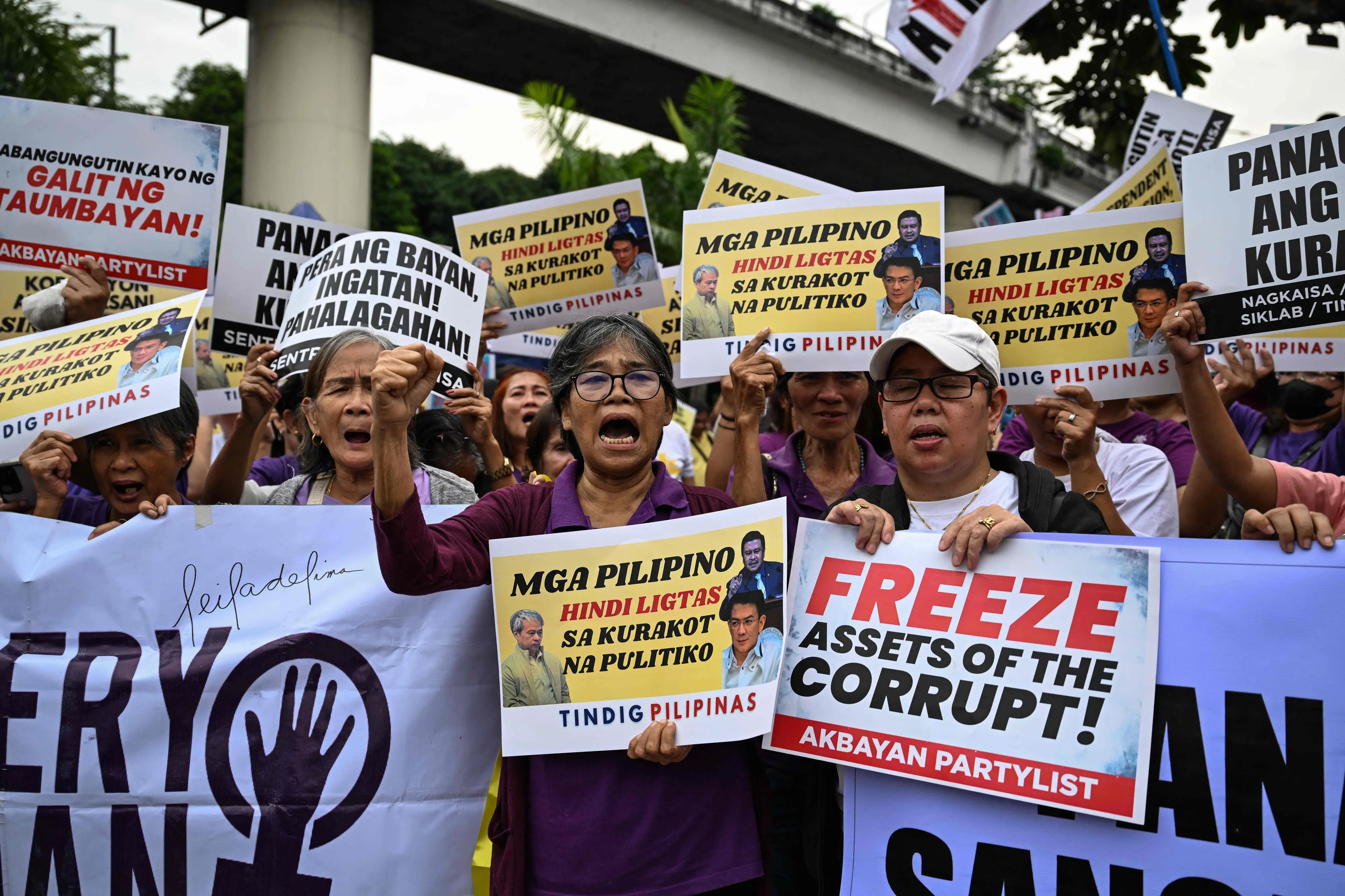 Protesters stage an anti-corruption rally in Quezon City, metro Manila amid the anomalous flood control projects and infrastructure schemes | Photo: AFP