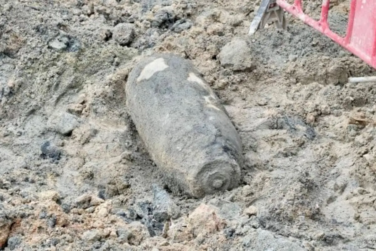 An image of the WW2 bomb unearthed in Hong Kong