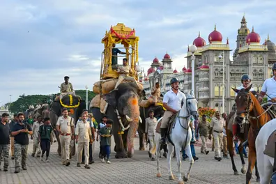 Booker Prize winner Banu Mushtaq inaugurates Mysuru Dasara amid controversy