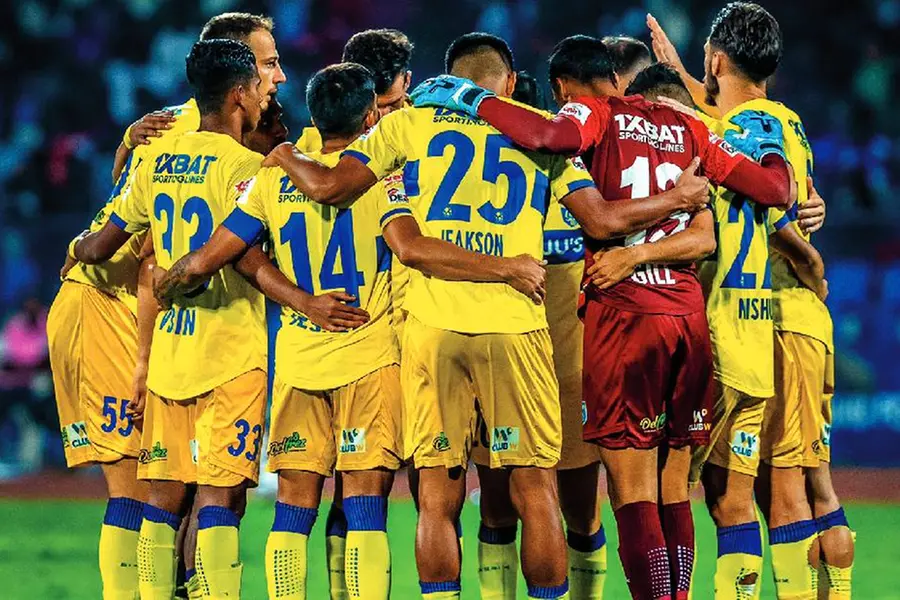 കേരള ബ്ലാസ്റ്റേഴ്സിനെ വില്ക്കാനൊരുങ്ങുന്നു; ഏറ്റെടുക്കാന് പ്രമുഖ വ്യവസായ ഗ്രൂപ്പ്?
