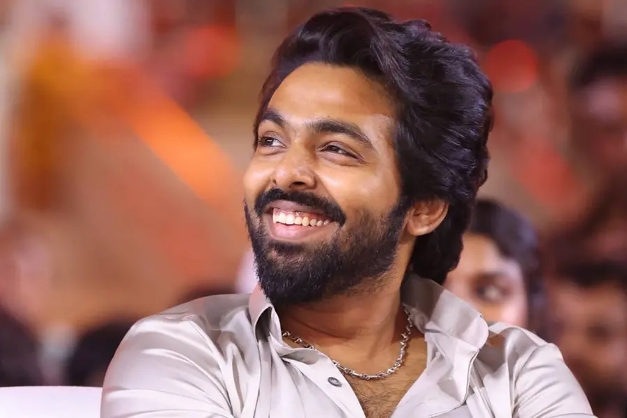 സിനിമയിൽപ്പോലും സുഹൃത്തിനെ പിന്നിൽനിന്ന് കുത്തില്ല;രായൻ വേണ്ടെന്നുവെച്ചതിനെക്കുറിച്ച് ജി.വി. പ്രകാശ്