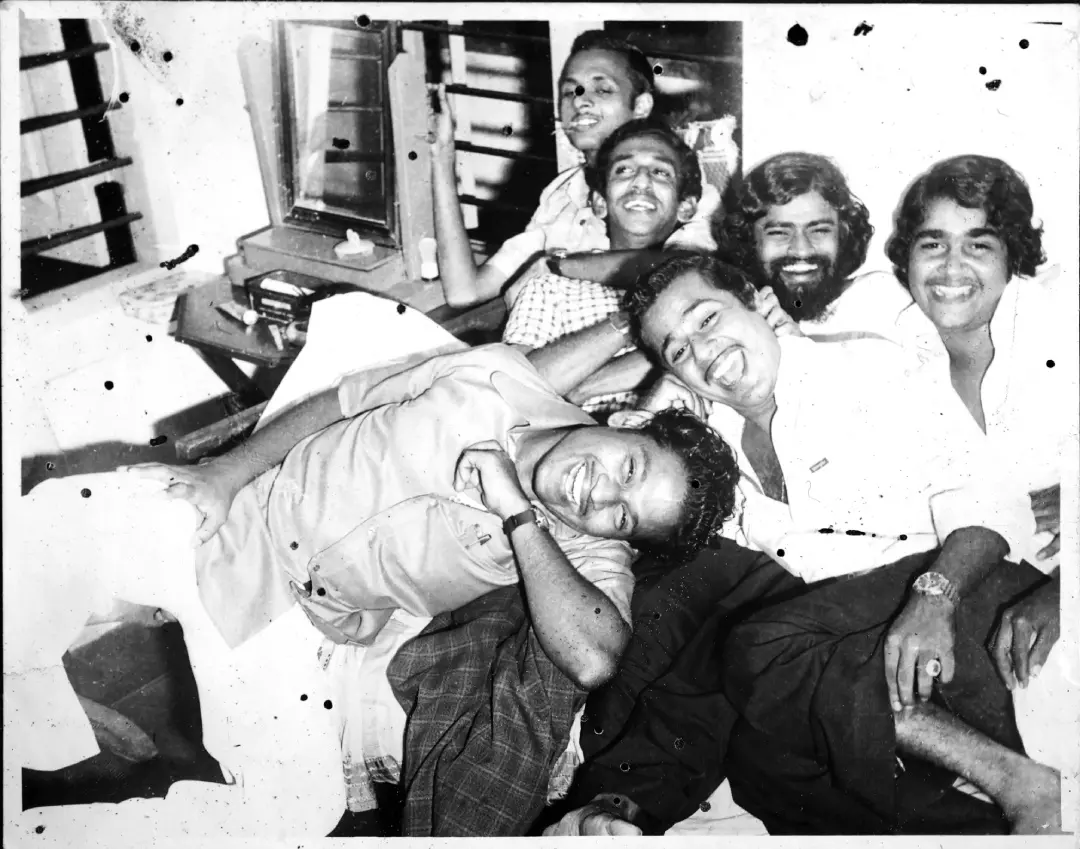 • 'തിരനോട്ട'ത്തിന്റെ ചിത്രീകരണത്തിനിടെ മോഹൻലാലും കൂട്ടുകാരും