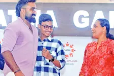മജ്ജ മാറ്റിവെച്ച് രക്താർബുദത്തെ അതിജീവിച്ചതുമുതലുള്ള കാത്തിരിപ്പ്; ആദികണ്ടു ആയുസ് ദാനംതന്നയാളെ