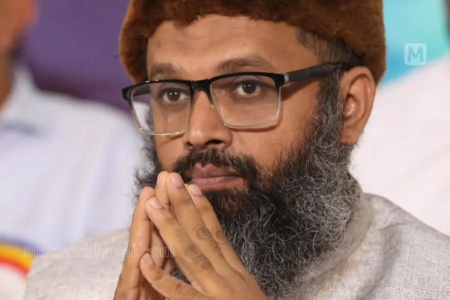 വഖഫ് സ്വത്ത് കൈകാര്യം ചെയ്യേണ്ടത് വിശ്വാസികൾ, ഭേദഗതി മതസ്വാതന്ത്ര്യത്തിന് എതിര്- പാളയം ഇമാം