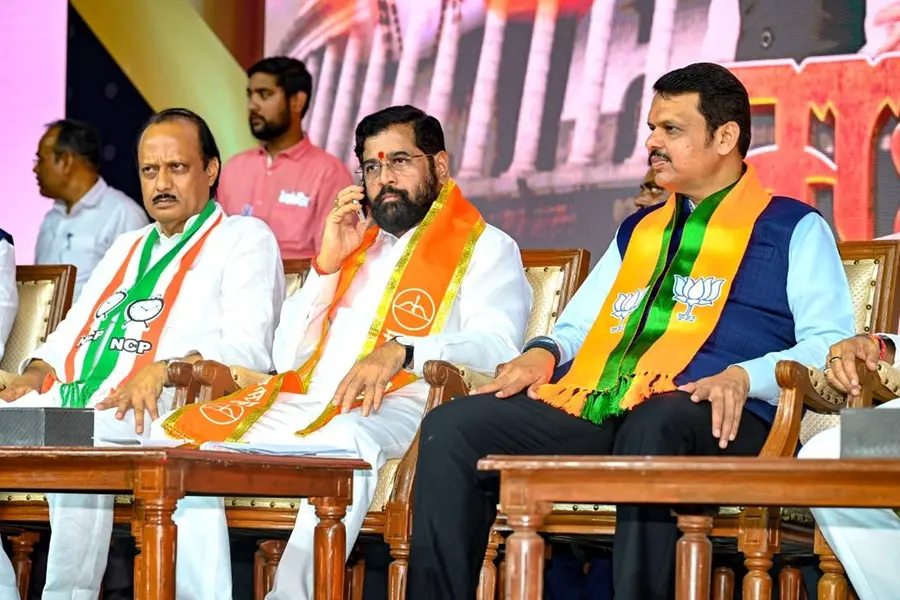 മഹാരാഷ്ട്രയില് ഇനി വലിയ കളികള്; അജിത് പവാര് പക്ഷം പിളര്പ്പിലേക്ക്, രാജിക്കൊരുങ്ങി ഫഡ്നവിസ്