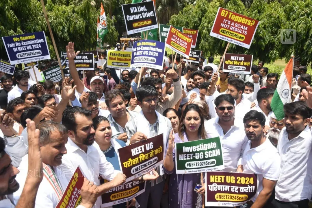 നീറ്റ് പരീക്ഷയിൽ ക്രമക്കേടാരോപിച്ച് യൂത്ത് കോൺഗ്രസ് പ്രവർത്തകർ ഡൽഹിയിൽ നടത്തിയ പ്രതിഷേധ പ്രകടനത്തിൽ നിന്ന് | ഫോട്ടോ: പി.ജി. ഉണ്ണികൃഷ്ണൻ / മാതൃഭൂമി