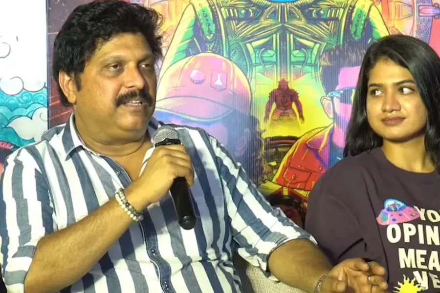 'റിലീസിന് മുൻപുള്ള തള്ളല്ല ഈ പ്രസ് മീറ്റ്'; 'ഗഗനചാരി'യെക്കുറിച്ച് ഗണേഷ് കുമാർ