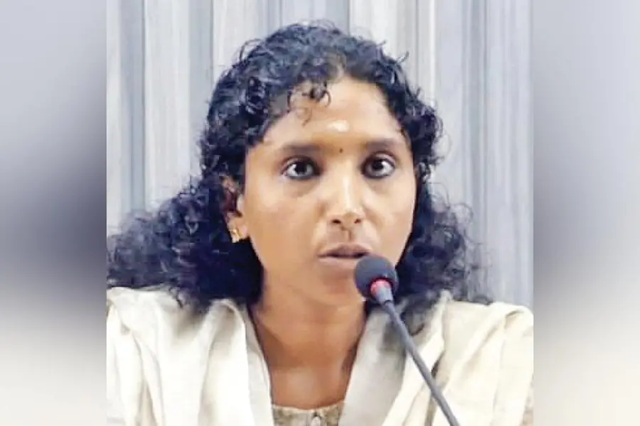 ജോലി ‘കളഞ്ഞ്’ PSC: സുപ്രീംകോടതിയുടെ അനുകൂലവിധി പ്രതീക്ഷിച്ച് രേഷ്മ; സർക്കാരിന് നഷ്ടം 16.5 ലക്ഷം