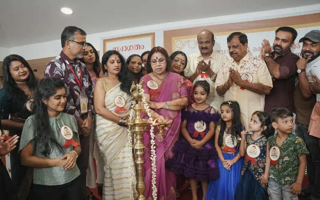ചടങ്ങിൽ നിന്ന്