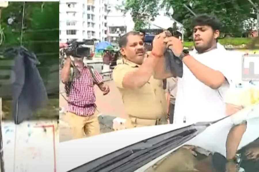 വി.ശിവന് കുട്ടിക്കുനേരെ കരിങ്കൊടി പ്രതിഷേധം; സുരക്ഷയൊരുക്കാത്തതിൽ പോലീസിനെ കുറ്റപ്പെടുത്തി മന്ത്രി