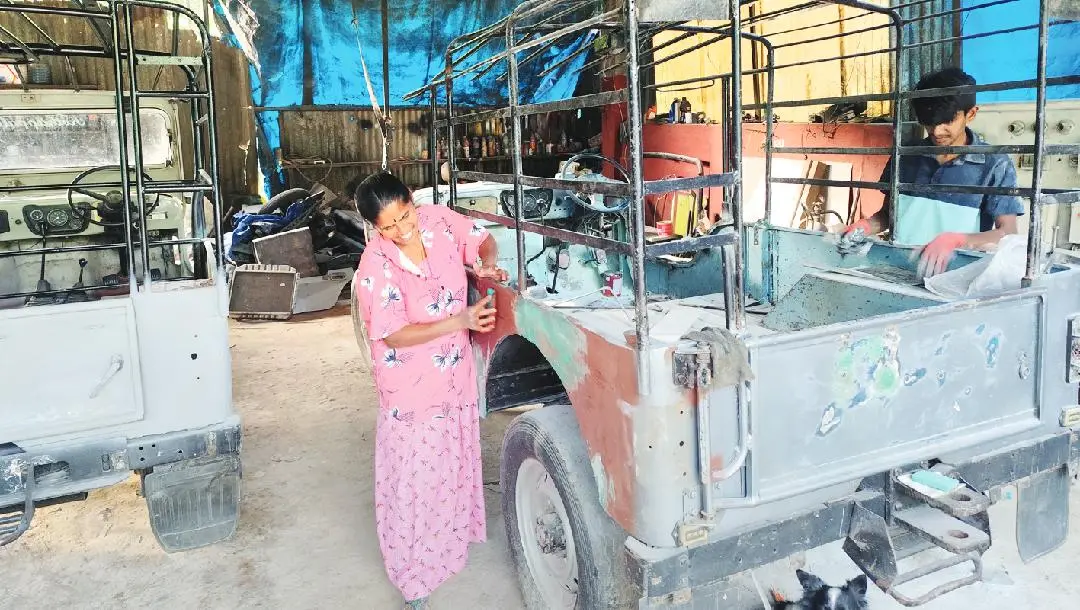 വിജയറാണി തന്റെ വര്ക്ക്ഷോപ്പില് | ഫോട്ടോ: മാതൃഭൂമി