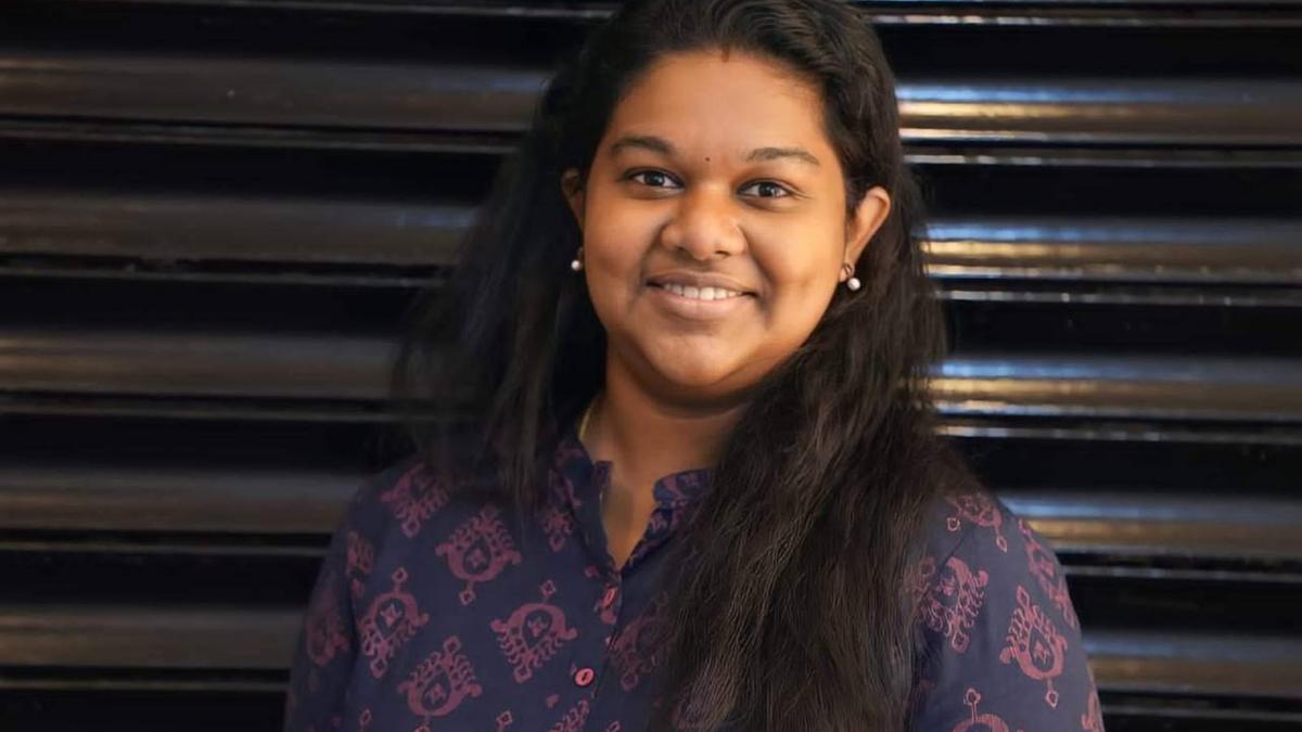 മാതൃഭൂമി ഡോട്ട്‌ കോമിലെ എ.യു. അമൃതയ്ക്ക് രാഘവീയം പുരസ്കാരം | Mathrubhumi