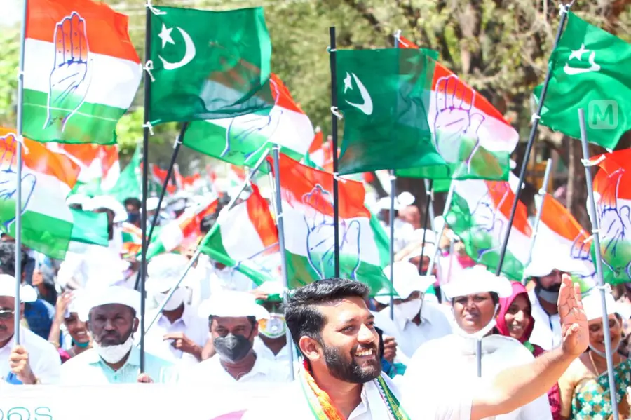 വനിതാ പ്രവര്ത്തകര് വടകരയിലെ വിജയാഘോഷത്തില് പങ്കെടുക്കുന്നതിന് ലീഗ് നേതാവിന്റെ വിലക്ക്