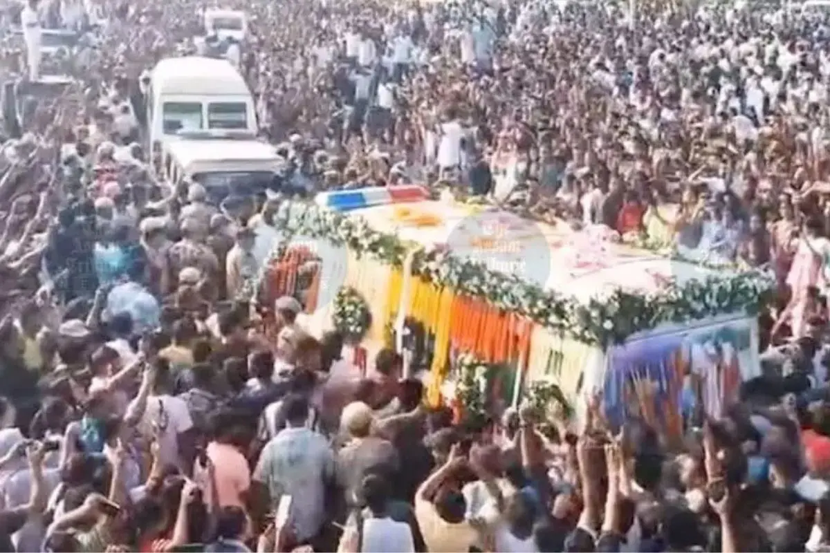 Lakhs of fans gather around Zubeen Garg's mortal remains. Photo: X