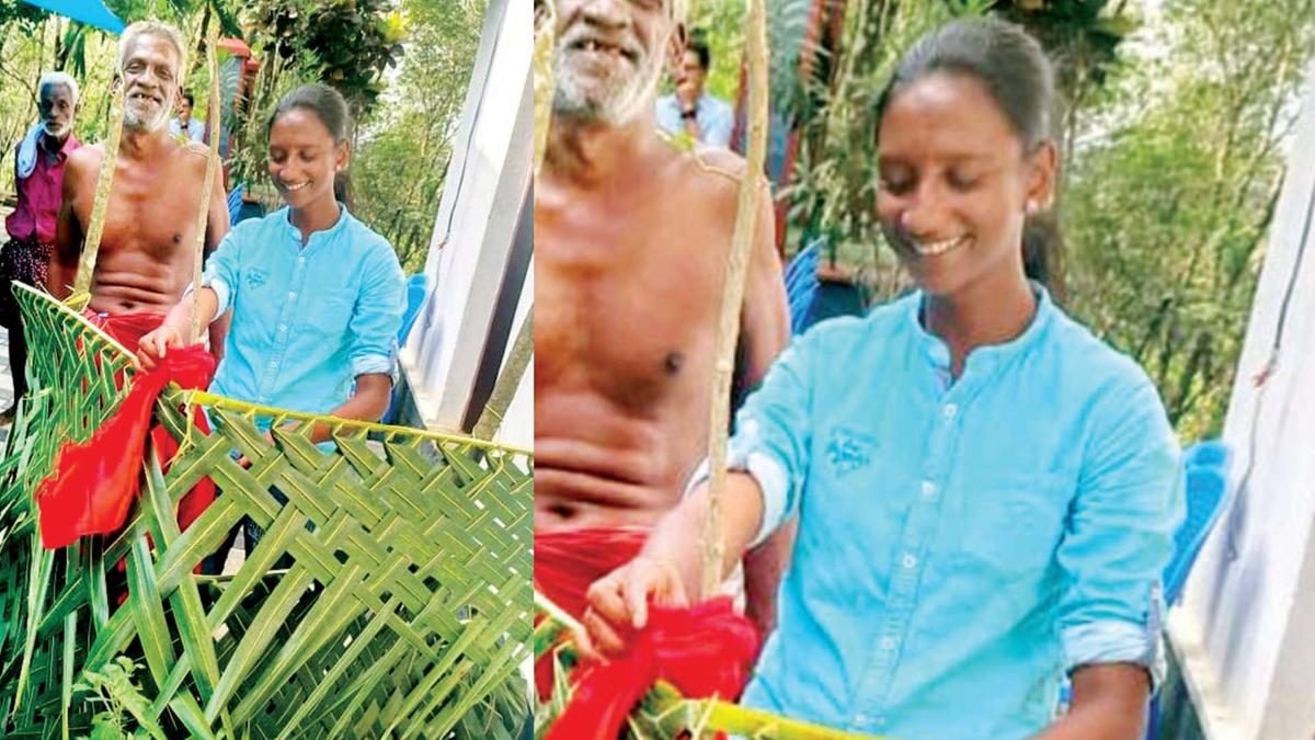 ആളിക്കത്തുന്ന ചിത കമ്പുകൊണ്ട്‌ കുത്തിയൊതുക്കുന്ന 27-കാരി; ആര്യ ...