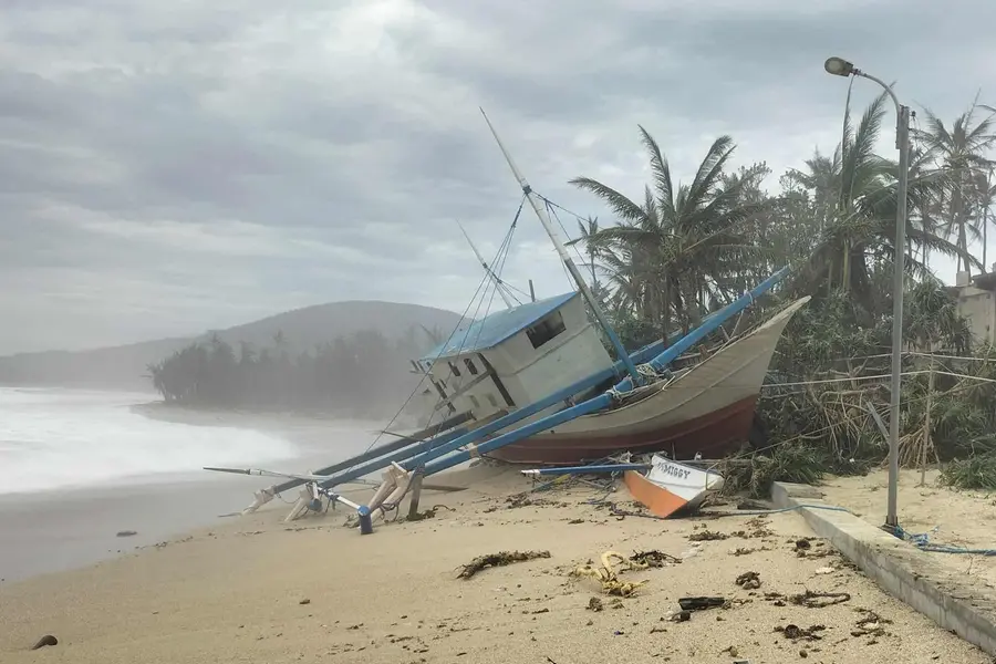 Typhoon Ragasa hits Hong Kong; Flights cancelled and schools closed