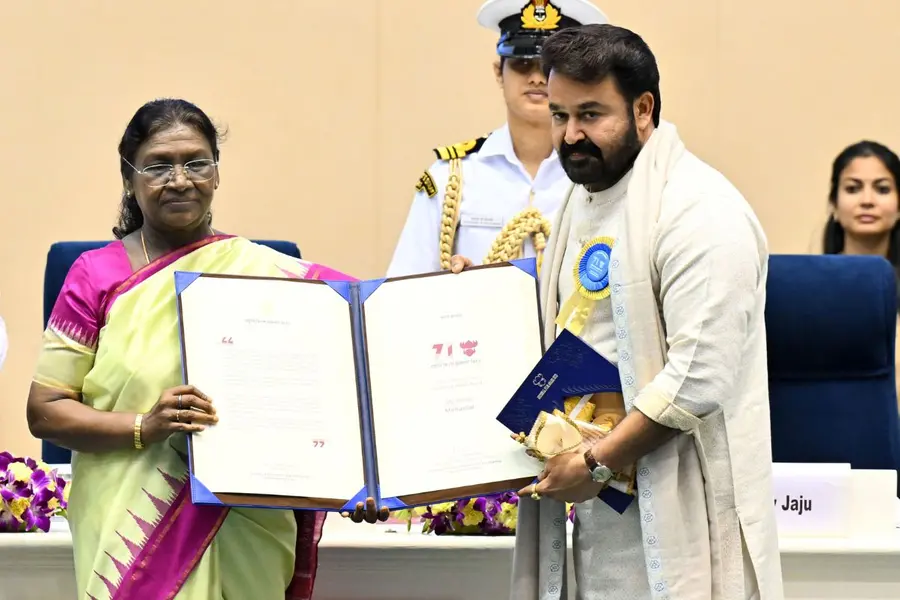 ‘Real OG’ Mohanlal receives Dadasaheb Phalke Award; quotes Kumaranasan in stirring speech | WATCH