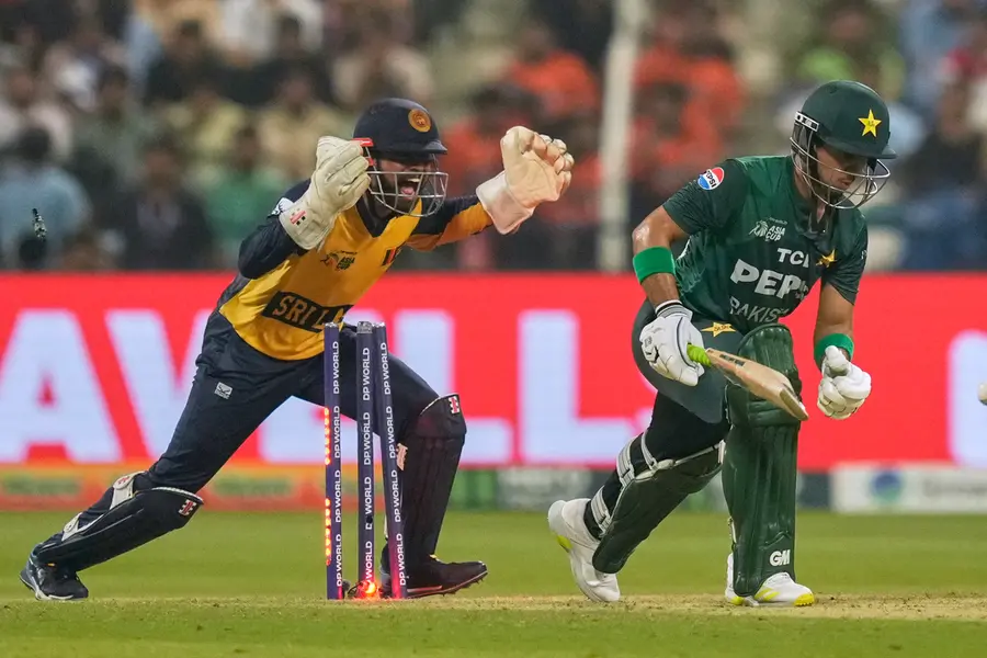 Waqar Younis Advocates Saim Ayub