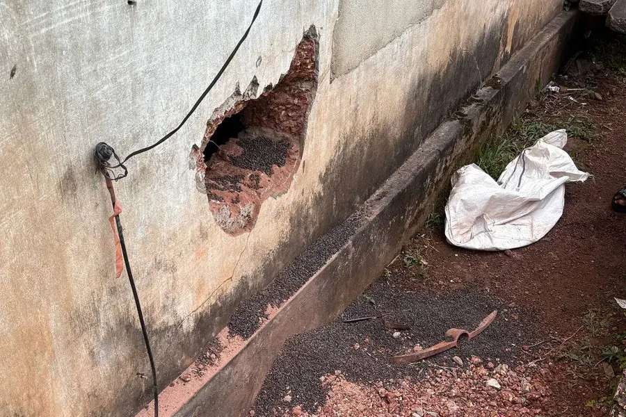 മലഞ്ചരക്ക് കടയുടെ ചുമര്‍ കുത്തി തുരന്ന് ഒന്നര ക്വിന്റല്‍ കുരുമുളക് കവര്‍ന്നു