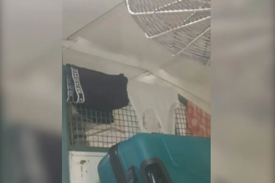 ‘Only in India’ Viral Reddit post shows clothes hanging in train