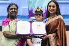 അവൾ കരഞ്ഞു, ഇത് അനീതിയാണെന്ന് പറഞ്ഞു; പുരസ്‌കാര ചടങ്ങിൽ മകളെ കൂടെക്കൂട്ടാൻ കഴിയാത്തതിൽ റാണി മുഖർജി