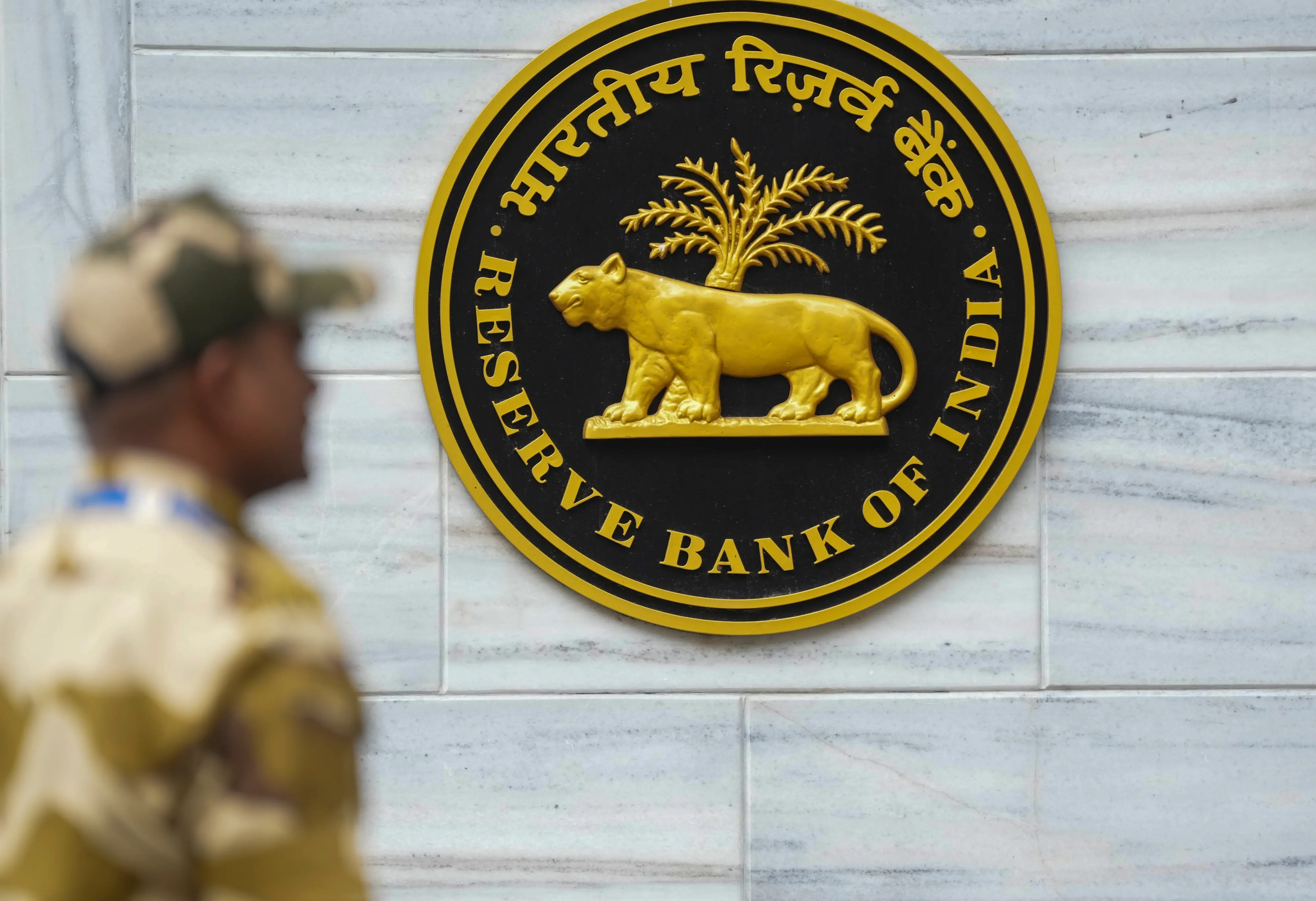 A security personnel outside Reserve Bank of India (RBI) headquarters, in Mumbai | PTI